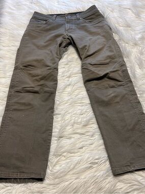 Kuhl Men's Cargo Pants in Olive Brown